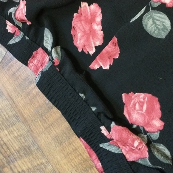 Knee Length Black Skirt with Red Roses - Plus size 3X - Button Front - NWT - Picture 7 of 12